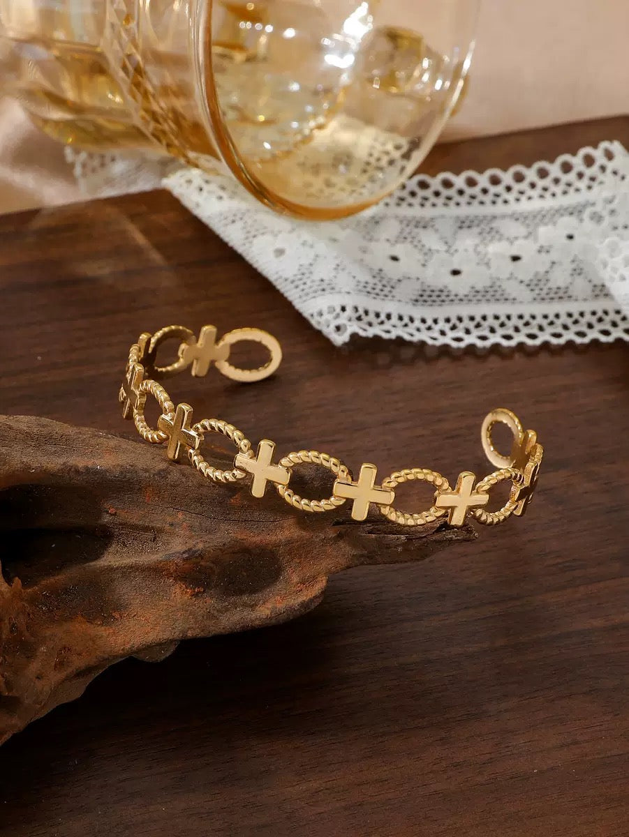 Minimalist Infinity Cross Link Gold Cuff Bracelet