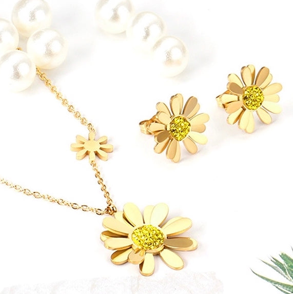 "Pristine Daisy" Flower Necklace and Earring Set, Gold Plated