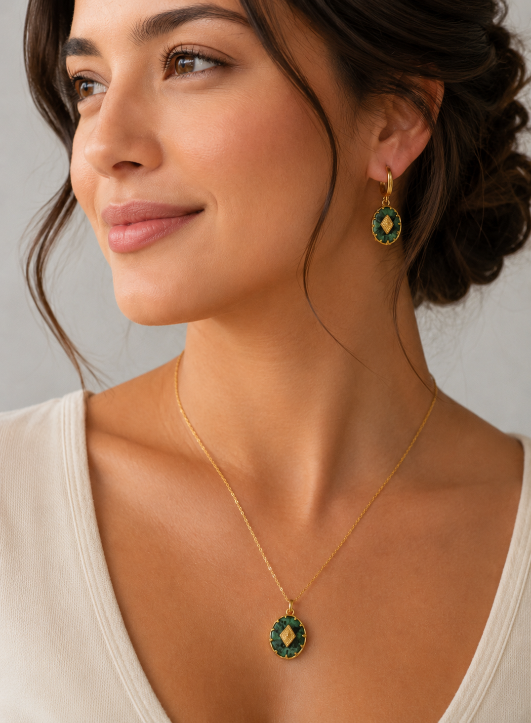 Enchanting Emerald Stone Necklace