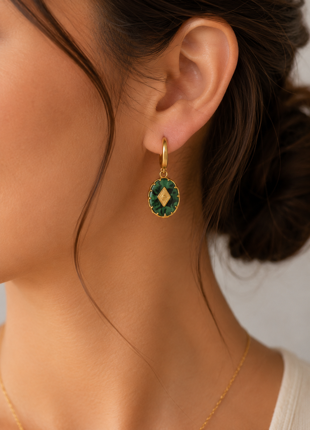 Enchanting Emerald Stone Necklace