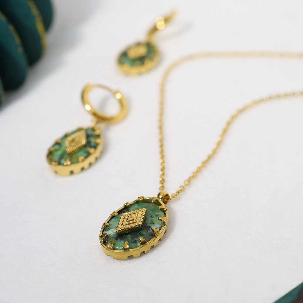 Enchanting Emerald Stone Necklace and Earring Set