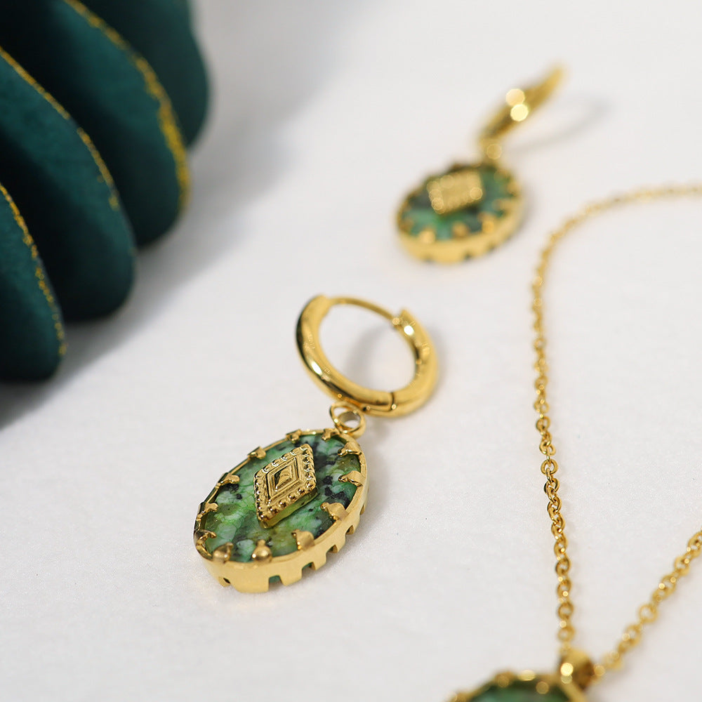 Enchanting Emerald Stone Necklace and Earring Set